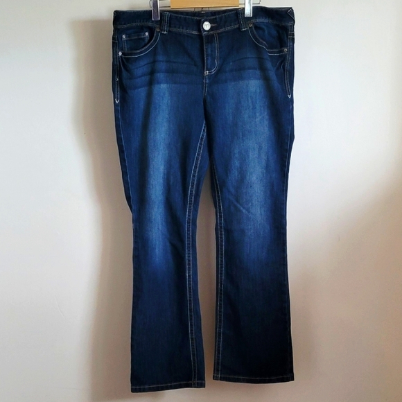 Sz 18 Maurices distress washed straight leg jeans - Picture 3 of 4
